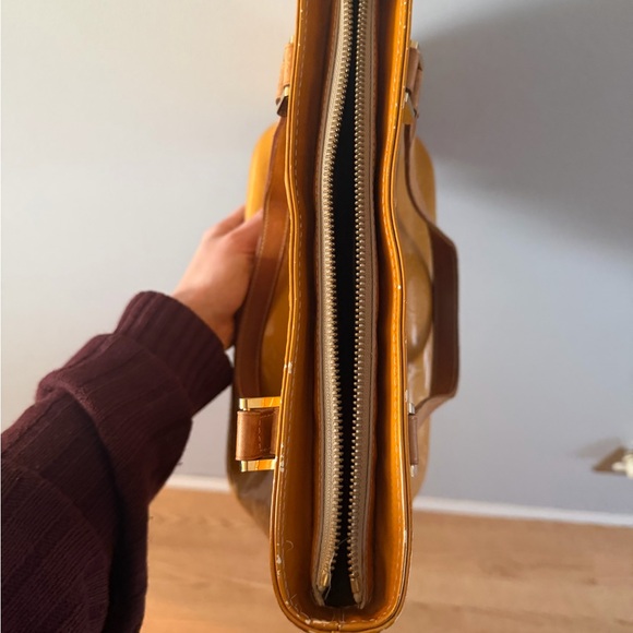 Louis Vuitton Vernis Houston Tote - Picture 8 of 12